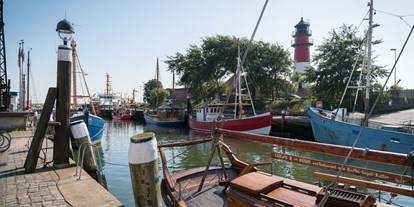 Hundehotel - Nordseeküste - Der historische Hafen, die Promenade und die Flaniermeile sind fußläufig zu erreichen. - Das Frühstückshotel Büsum