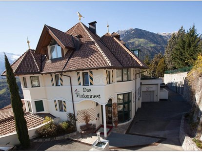 Hundehotel - St. Leonhard (Trentino-Südtirol) - The Finkennest - DAS FINKENNEST “Panorama Familyhotel & SPA”