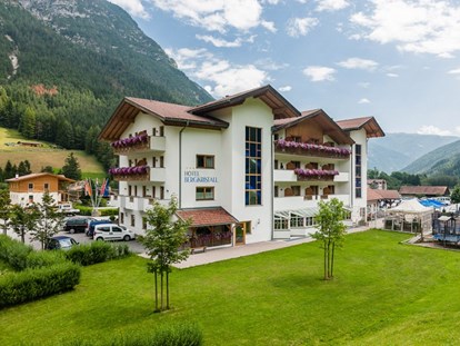 Hundehotel - St. Leonhard (Trentino-Südtirol) - Hotel Sommer - Hotel Bergkristall