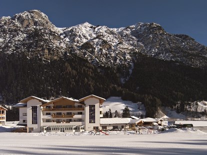 Hundehotel - St. Leonhard (Trentino-Südtirol) - hotel Winter, miten in den Bergen - Hotel Bergkristall