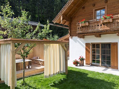 Hundehotel - Sauna - Chalet mit eigener Außenbadewanne - Feriendorf Holzleb'n