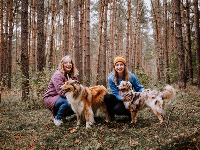 Hundehotel - Weserbergland, Harz ... - Kristin & Maren mit Frieda und Mala - Okelmann's