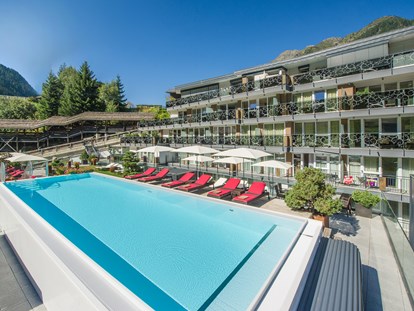 Hundehotel - Umgebungsschwerpunkt: Berg - Gaschurn - Outdoor Pool - Hotel Fliana