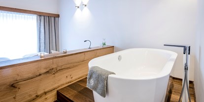 Hundehotel - Verpflegung: Frühstück - Kitzbühel - Badewanne und eigene Sauna im Appartement - Kaiserlodge