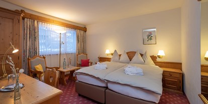 Hundehotel - Trink-/Fressnapf: im Zimmer - Pontresina - Doppelzimmer Budget - Sunstar Hotel Klosters - Sunstar Hotel Klosters