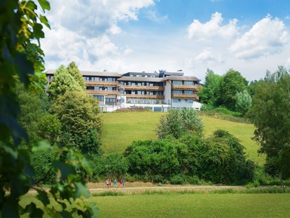 Hundehotel - Pools: Innenpool - Deutschland - Gästehaus Himmelreich (100m entfernt vom Haupthaus) - Hotel-Resort Waldachtal