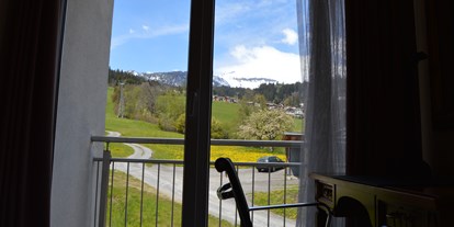 Hundehotel - Umgebungsschwerpunkt: Stadt - Flims Dorf - Unsere wunderschöne Aussicht vom Singleroom - Hillsite Hotel Flims