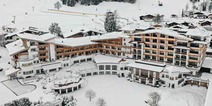 Hundehotel - Unterkunftsart: Hotel - Kaltenbach (Kaltenbach) - Außenansicht Winter - Sporthotel Ellmau