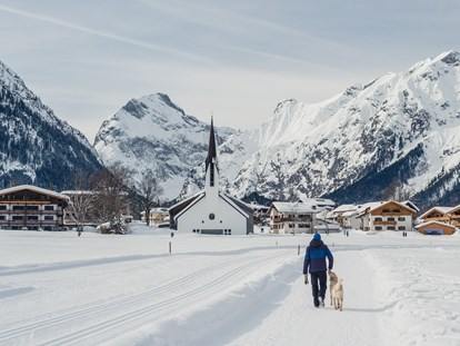 Hundehotel - Besorgung Hundefutter - Going am Wilden Kaiser - Alpenhotel Tyrol - 4* Adults Only Hotel am Achensee
