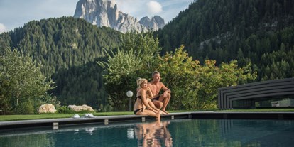 Hundehotel - Trink-/Fressnapf: vor dem Haus - Niederdorf (Trentino-Südtirol) - Diamant Spa Resort
