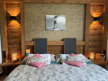Hundehotel - Preitenegg - Großes Schlafzimmer in der Ferienwohnung - Naturforsthaus 
