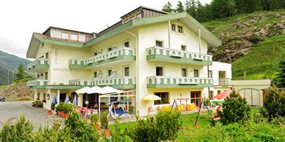 Hundehotel - Sauna - Ried im Oberinntal - Aussenansicht Reschnerhof - Hotel Reschnerhof