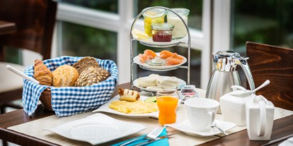 Hundehotel - Deutschland - Wählen Sie täglich und nach Herzenslaune eine unserer Frühstücksvarianten (klein, süß, herzhaft, groß) aus!
Einzelne Komponenten und Extras können Sie jederzeit während des Frühstücks dazu bestellen.

Ihr ganz persönliches Frühstück wird dann von uns frisch für Sie zubereitet und am Platz serviert. - Hotel kleine Auszeit