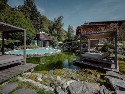 Hundehotel - Pools: Schwimmteich - Maishofen - Gartenhotel Theresia****S - DAS "Grüne" Paradies für Zwei-& Vierbeiner