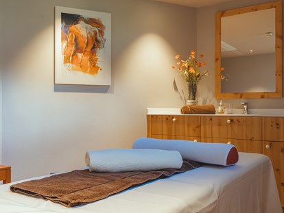 Hundehotel - Hallenbad - Arosa - Massagen für wohltuende Stunden - Hotel Zimba Gmbh + CoKG