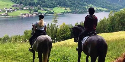 Hundehotel - Schwerpunkt: Seen & Berge - Ausritt mit den Pferdefreunden Zloam - Narzissendorf Zloam