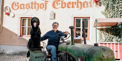 Hundehotel - Trink-/Fressnapf: an der Rezeption - Leoben (Leoben) - Gasthof Eberhard