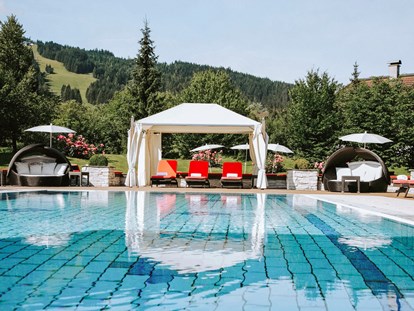Hundehotel - Pools: Außenpool beheizt - Schönau am Königssee - Hotel mit großer Liegewiese und beheizten Innen- und Außenpool - Hotel Gut Weissenhof ****S