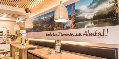 Hundehotel - Umgebungsschwerpunkt: See - Oberösterreich - Lobby/Bar im JUFA Hotel Almtal*** - JUFA Hotel Almtal***