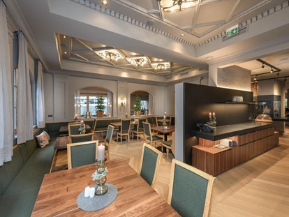 Hundehotel - Salzburg - Entspannte Wohlfühlatmosphäre im Restaurant - Ihr Vierbeiner darf beim Essen mit! - Hotel Bergzeit