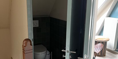 Hundehotel - Badewanne - Toilette 1e etage - Veendijkhoeve