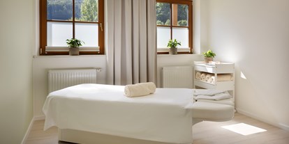 Hundehotel - Preisniveau: gehoben - Salzburg und Umgebung - Massage Raum - Arabella Jagdhof Resort am Fuschlsee, a Tribute Portfolio Hotel