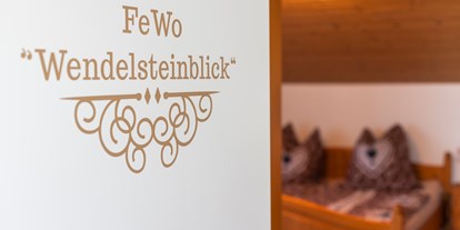 Hundehotel - Sauna - Ferienwohnung Wendelsteinblick im Obergeschoss - Ferienhaus "Traudl"