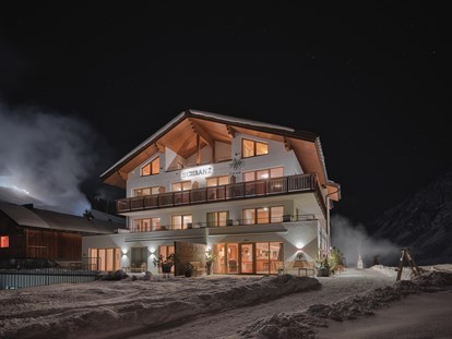 Hundehotel - Wellnessbereich - Arlberg - Hotel Schranz im Winter - Hotel Schranz 