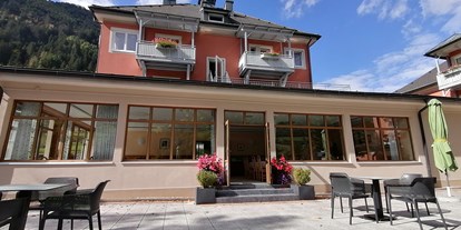 Hundehotel - Hund im Restaurant erlaubt - Region Bad Kleinkirchheim - Strandhotel Burgstaller