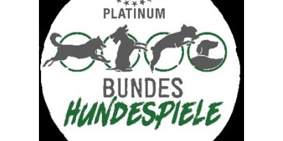 Hundehotel - Hundewiese: eingezäunt - Niedersachsen - Der Bernsteinsee ist Austragungsort der  Bundeshundespiele 2023 - Bernsteinsee Hotel & Ferien