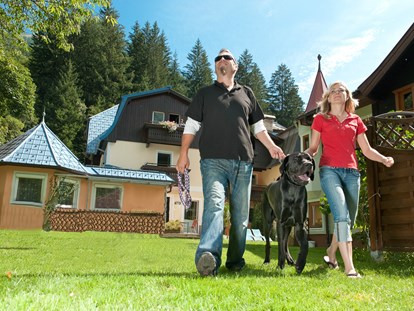 Hundehotel - Nationalpark Hohe Tauern - Unsere eingezäunte Hundespielwiese. - GRUBERS Hotel Apartments Gastein