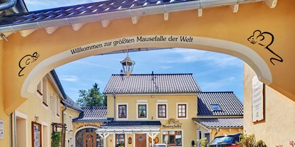 Hundehotel - Sauna - Meerfeld - Hotel- und Restaurant Eingang - Hotel Am Eifelsteig
