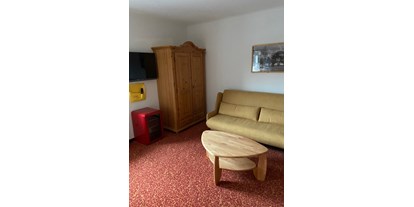 Hundehotel - WLAN - Sachsen - Sitz- und Schlafcouch Doppelzimmer - Berggasthof & Hotel Neues Haus Oberwiesenthal