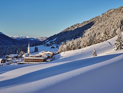 Hundehotel - Umgebungsschwerpunkt: Berg - Grän - Winterliche Ansicht auf das Balderschwanger Tal - HUBERTUS MOUNTAIN REFUGIO ALLGÄU