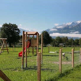 Urlaub-mit-Hund: Spielplatz und Agilityplatz - Feriendorf Oberreit